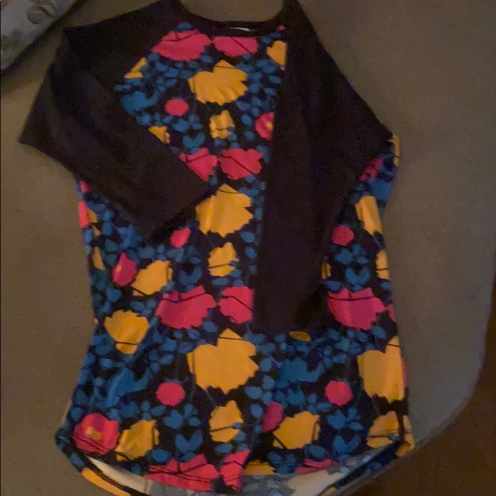 Lularoe floral tee size xs